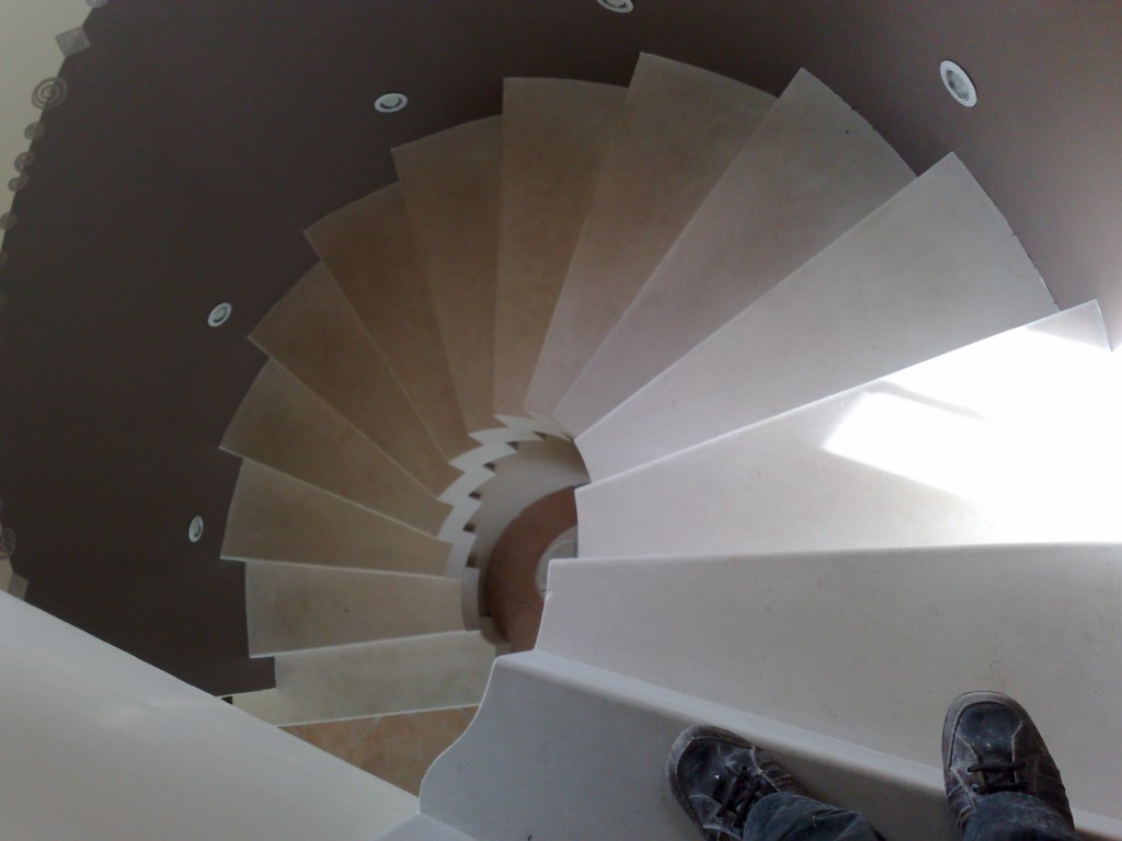 escalier-tournant-en-pierre